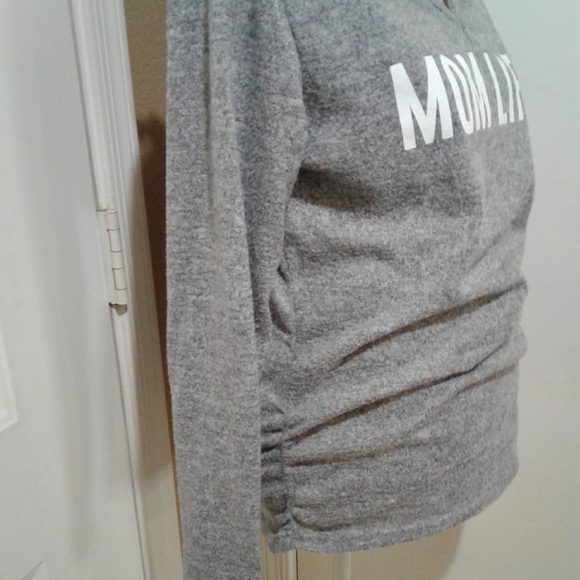 🌺 Like New Violet & Ruby Gray Maternity Hoodie - Picture 3 of 9